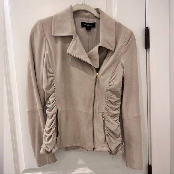 St. John 100% Lamb Suede Beige Jacket Silk Lined
Ruched Sleeve Detail Size 2 - Picture 11 of 11